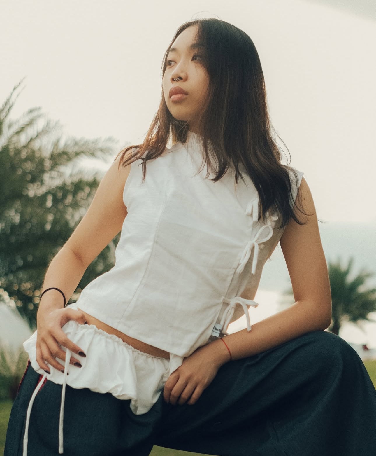Sleeveless white cheongsam